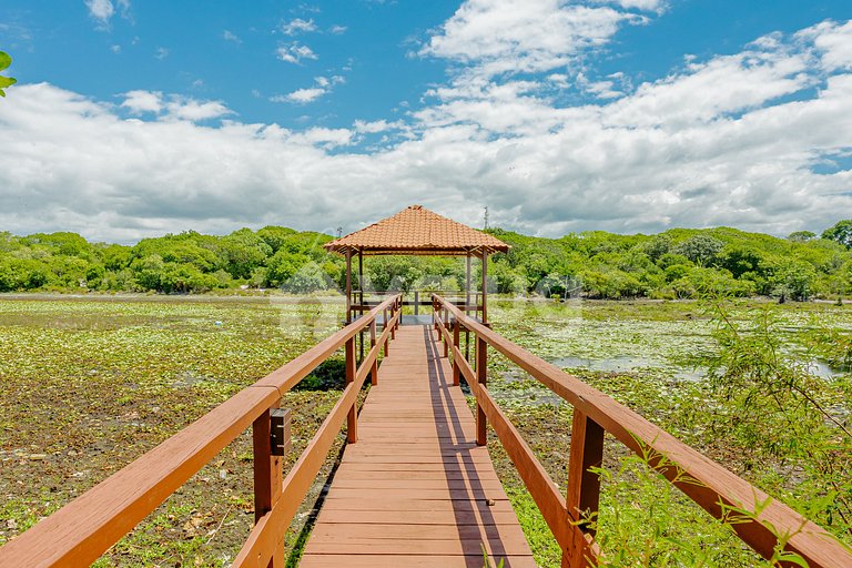 Linda casa com 4 suítes a 250m da praia de Guarajuba