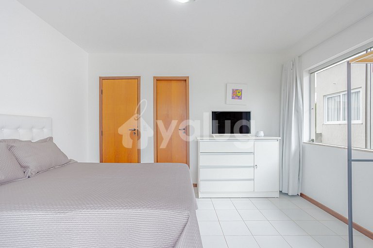 Excelente Casa com Piscina e 3 Suítes a 450m da Praia - Guar