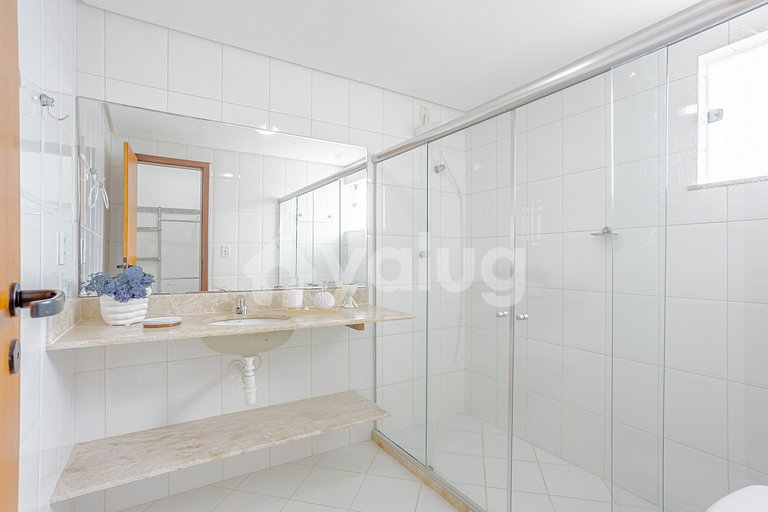 Excelente Casa com Piscina e 3 Suítes a 450m da Praia - Guar