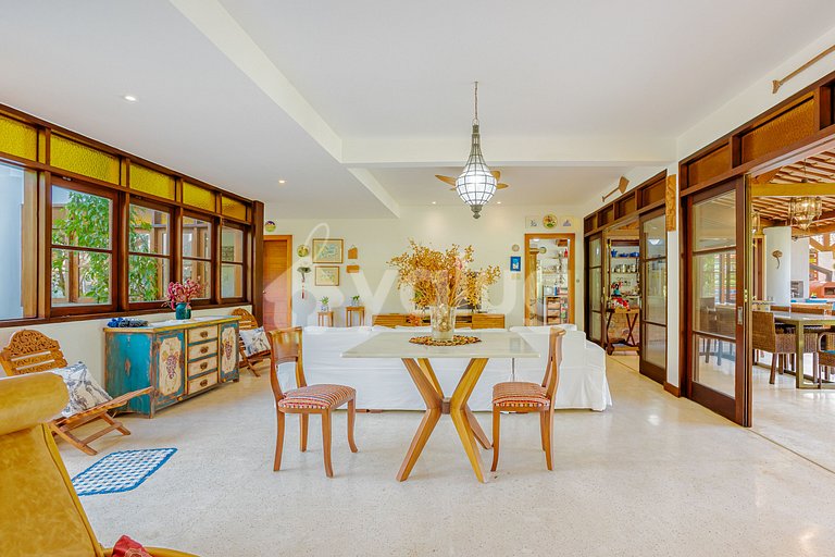Excelente Casa a 200m da praia com 5/4 - Praia do Forte