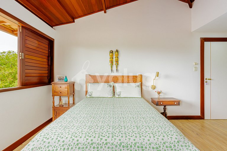 Excelente Casa a 200m da praia com 5/4 - Praia do Forte