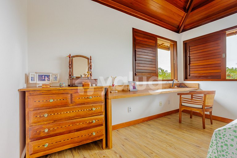 Excelente Casa a 200m da praia com 5/4 - Praia do Forte