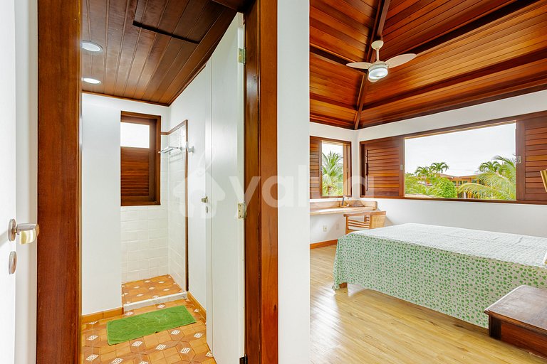 Excelente Casa a 200m da praia com 5/4 - Praia do Forte