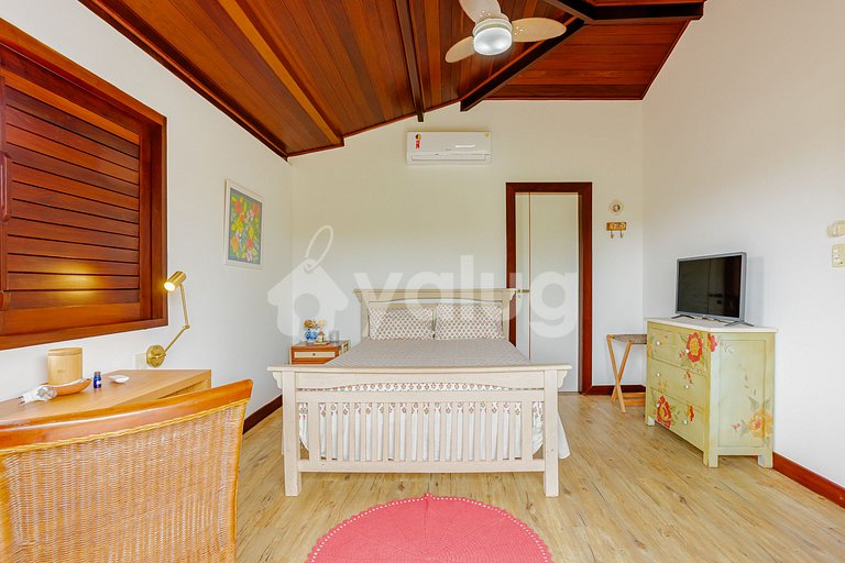 Excelente Casa a 200m da praia com 5/4 - Praia do Forte