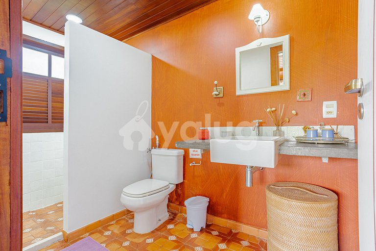 Excelente Casa a 200m da praia com 5/4 - Praia do Forte