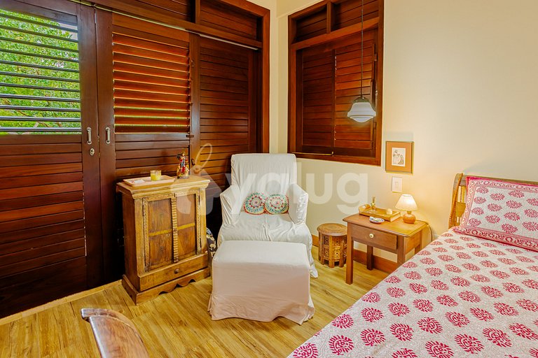 Excelente Casa a 200m da praia com 5/4 - Praia do Forte