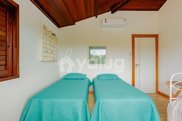 Excellent 5 bedroom house 200m from the beach-Praia do Forte