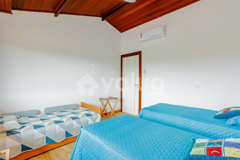 Excelente Casa a 200m da praia com 5/4 - Praia do Forte