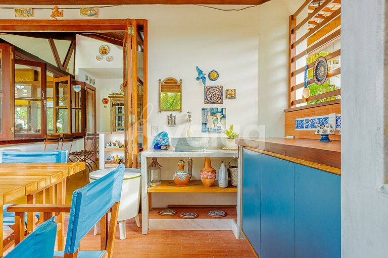 Excellent 5 bedroom house 200m from the beach-Praia do Forte