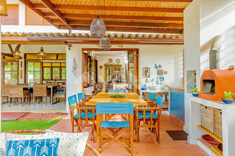 Excellent 5 bedroom house 200m from the beach-Praia do Forte