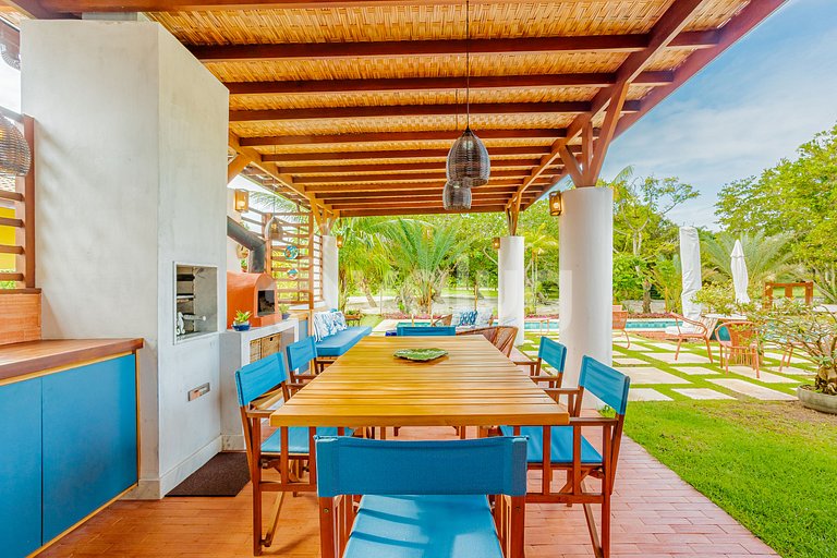 Excelente Casa a 200m da praia com 5/4 - Praia do Forte