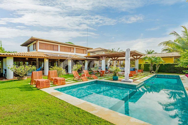 Excelente Casa a 200m da praia com 5/4 - Praia do Forte