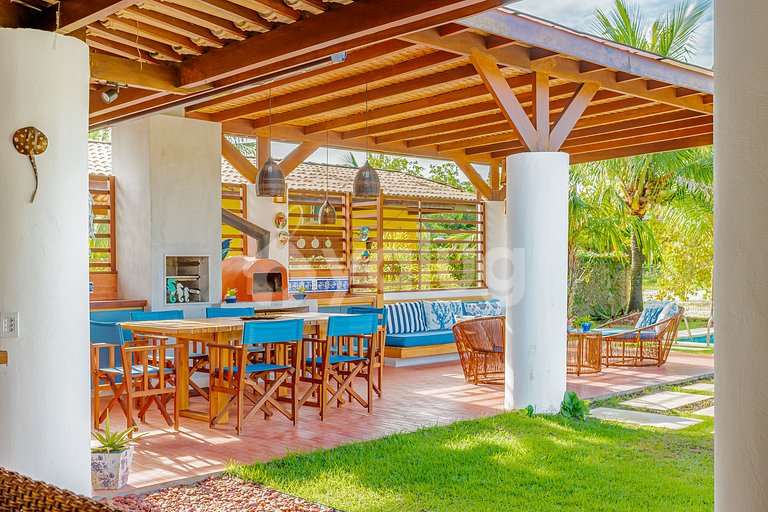 Excelente Casa a 200m da praia com 5/4 - Praia do Forte