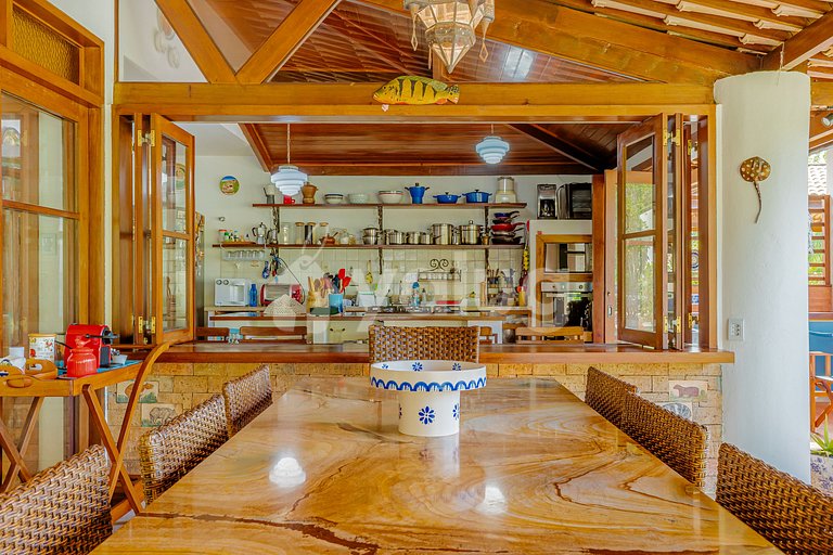 Excellent 5 bedroom house 200m from the beach-Praia do Forte