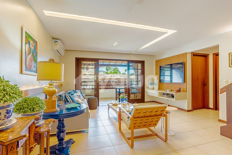 Ótimo apartamento pé na areia com 2 suítes em Praia do Forte