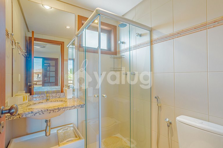 Gran apartamento frente al mar con 2 suite en Praia do Forte