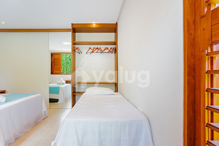 Linda Casa Alto Padrão 5 suítes com piscina Praia do Forte