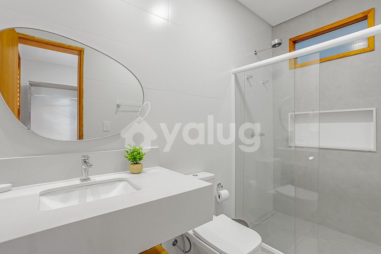 Linda Casa Alto Padrão 5 suítes com piscina Praia do Forte