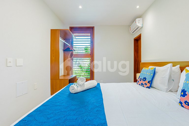 Linda Casa Alto Padrão 5 suítes com piscina Praia do Forte