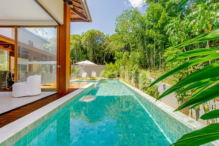 Linda Casa Alto Padrão 5 suítes com piscina Praia do Forte