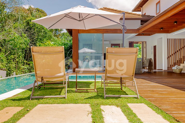 Linda Casa Alto Padrão 5 suítes com piscina Praia do Forte
