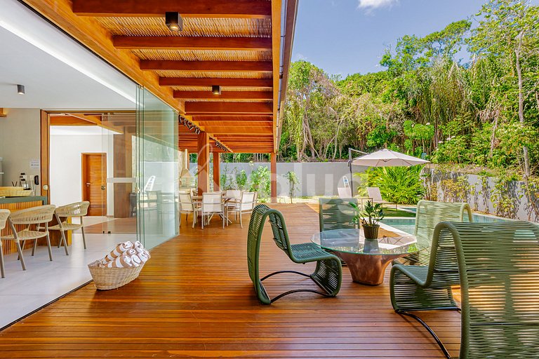 Linda Casa Alto Padrão 5 suítes com piscina Praia do Forte