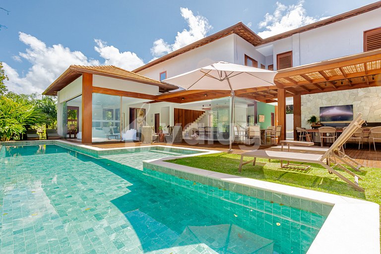 Linda Casa Alto Padrão 5 suítes com piscina Praia do Forte