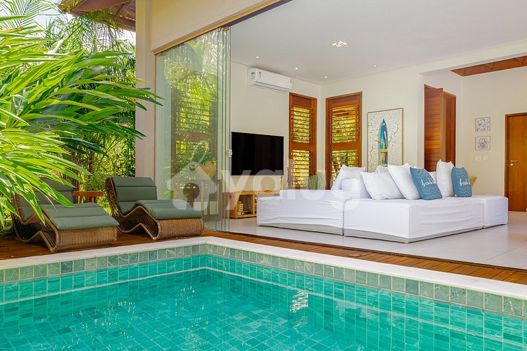 Linda Casa Alto Padrão 5 suítes com piscina Praia do Forte