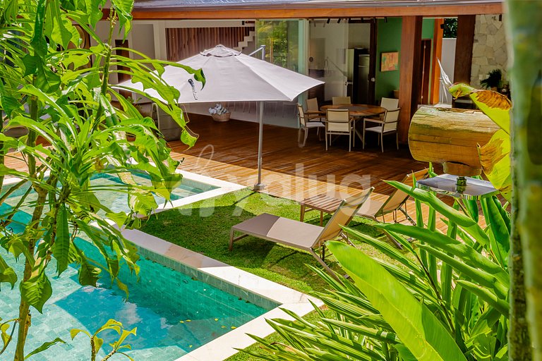 Linda Casa Alto Padrão 5 suítes com piscina Praia do Forte