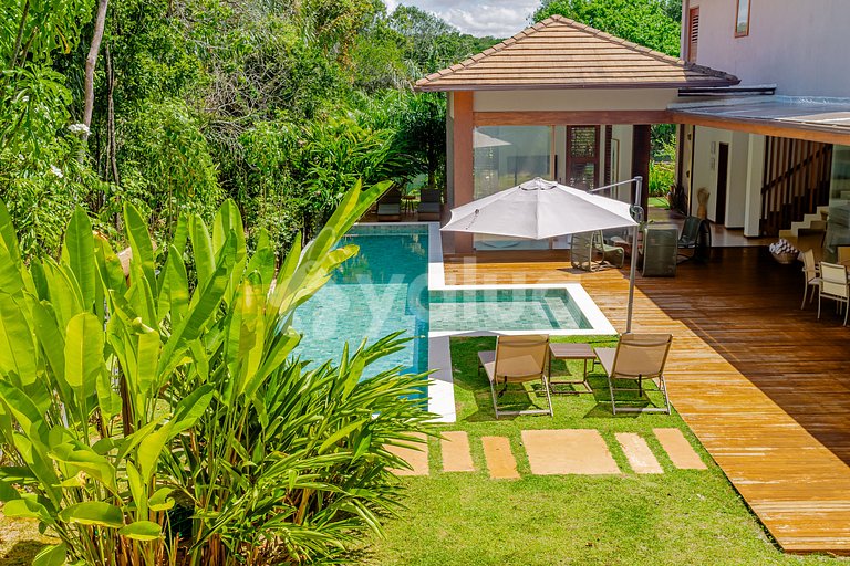 Linda Casa Alto Padrão 5 suítes com piscina Praia do Forte