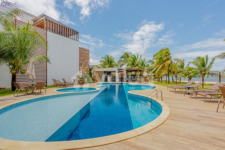 Excellent Beachfront Village with 4 Suites - Itacimirim