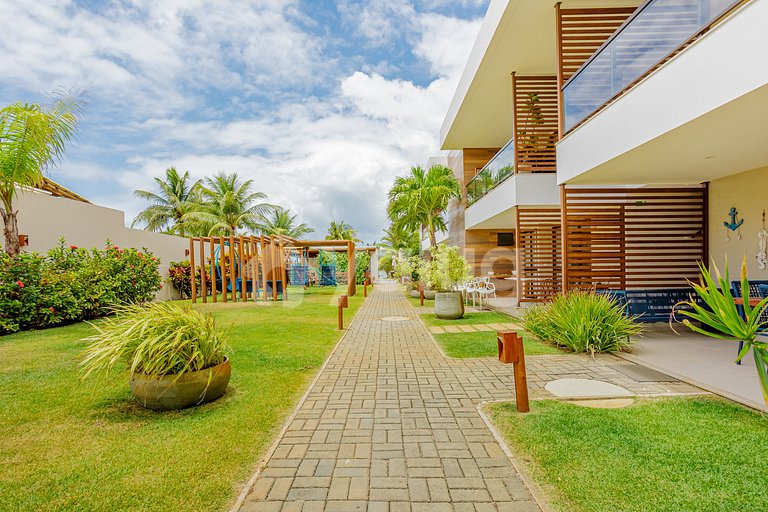 Excellent Beachfront Village with 4 Suites - Itacimirim