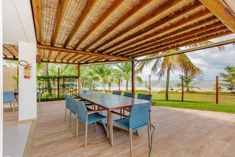 Excellent Beachfront Village with 4 Suites - Itacimirim