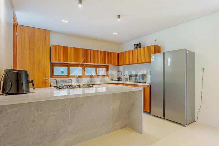 PF122 High Standard House with 4 Suites Praia Bella