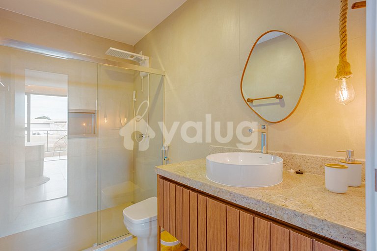 Excellent 4/4 Village in Guarajuba