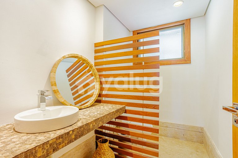 GB129 Luxury Beachfront House - Guarajuba