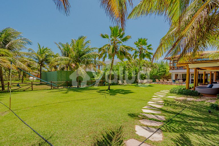GB129 Casa de Alto Padrão Pé na Areia - Guarajuba