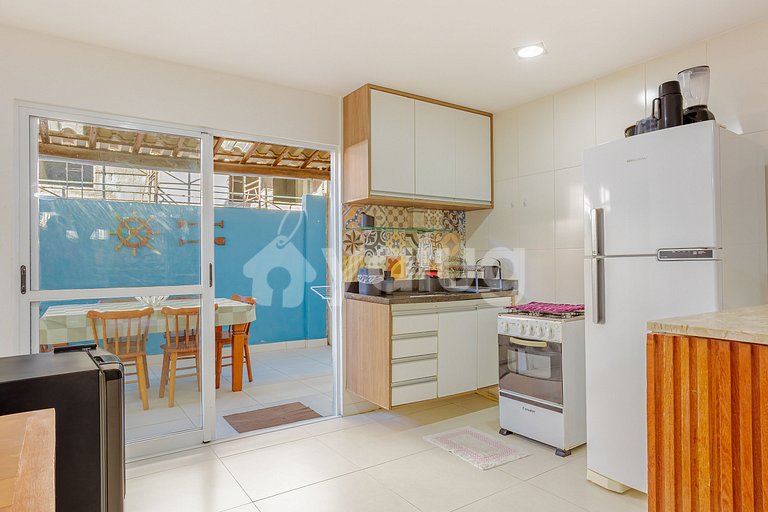 IT120 Excelente Apartamento Pé na Areia com 2 Quartos