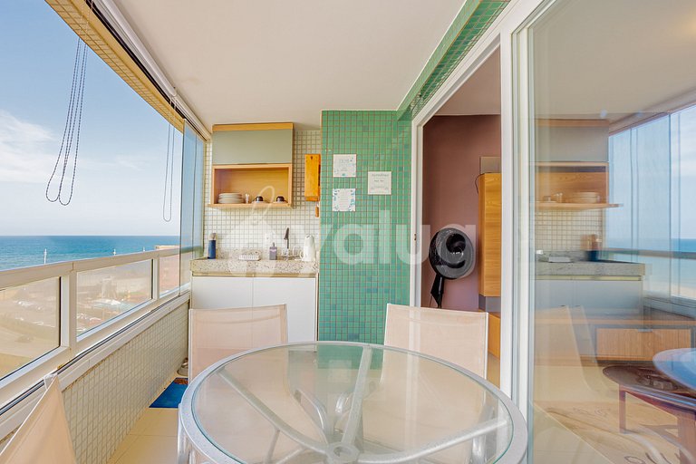 Apartamento vista mar a 200m da praia Armação