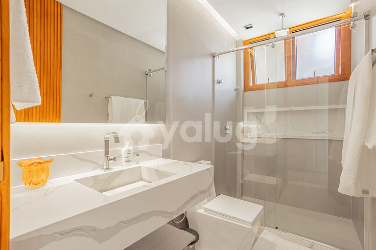 Casa Alto Padrão 05 Suítes - Praia do Forte