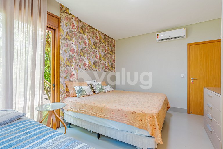 IT 122 Excelente Casa con 4 suites y Piscina - Itacimirim