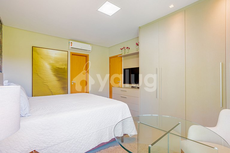 IT 122 Excelente Casa con 4 suites y Piscina - Itacimirim