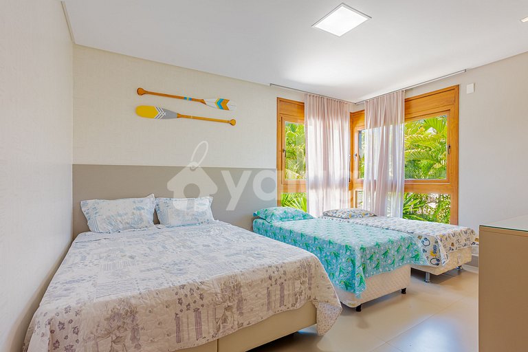 IT 122 Excellent House with 4 suites and Pool - Itacimirim