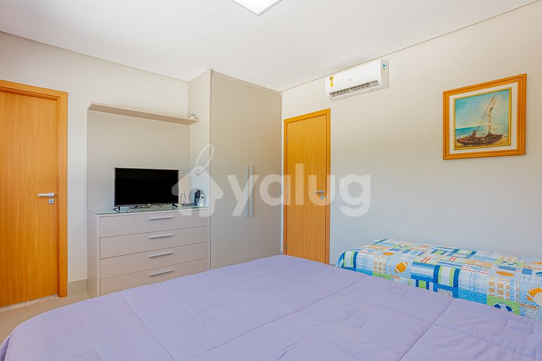 IT 122 Excelente Casa con 4 suites y Piscina - Itacimirim