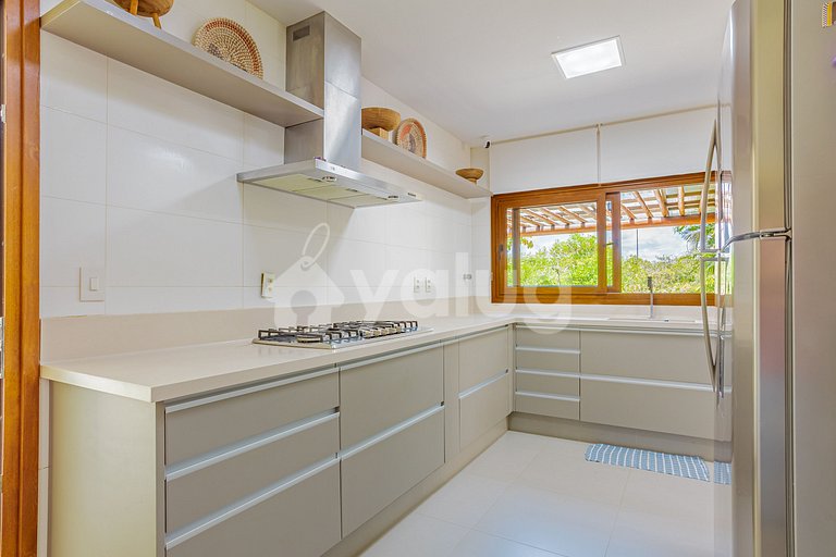 IT 122 Excellent House with 4 suites and Pool - Itacimirim