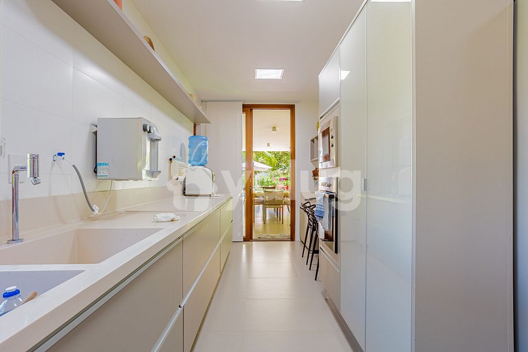 IT 122 Excellent House with 4 suites and Pool - Itacimirim