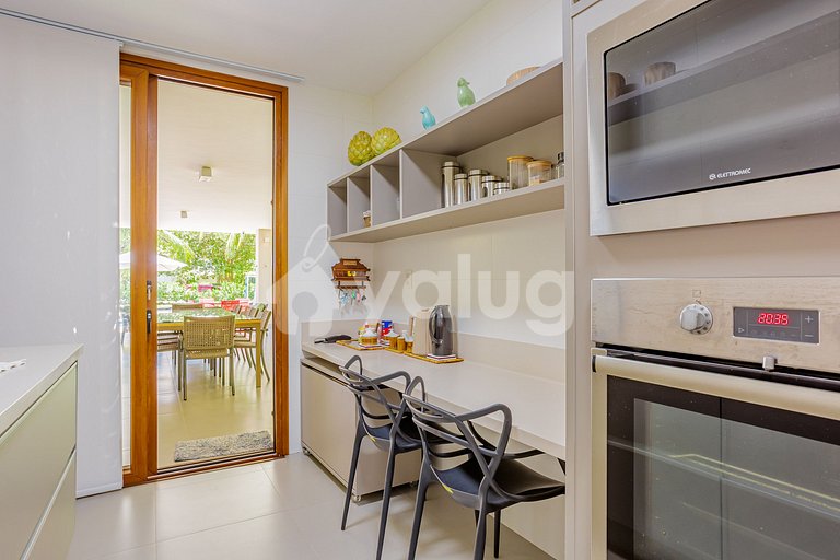 IT 122 Excellent House with 4 suites and Pool - Itacimirim