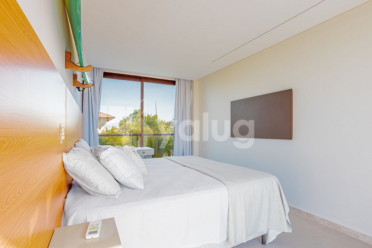 Beautiful Luxury House with 5 Suites in Praia do Forte