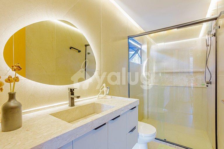 Linda Casa de Alto Padrão com 5 suítes em Praia do Forte