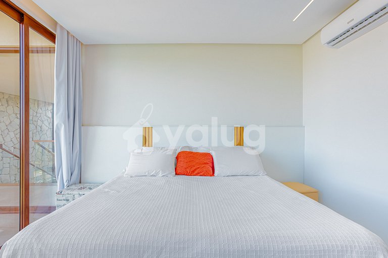 Beautiful Luxury House with 5 Suites in Praia do Forte